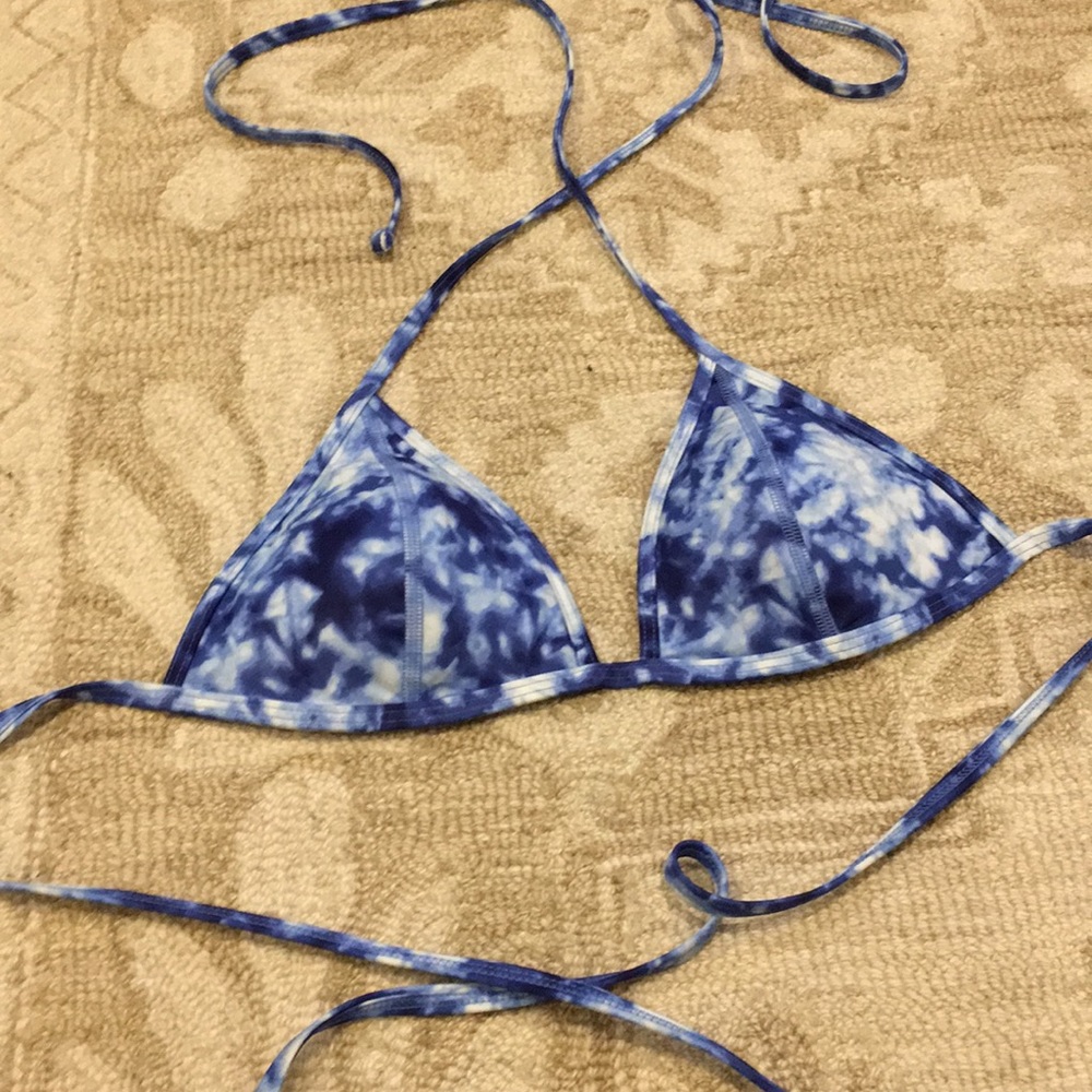Victoria’s Secret Pink Tie-dye Triangle Bikini Top